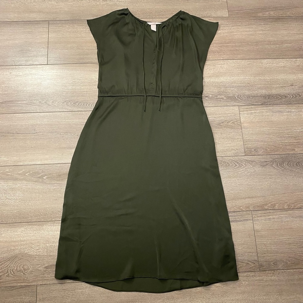 H&M green flowy dress